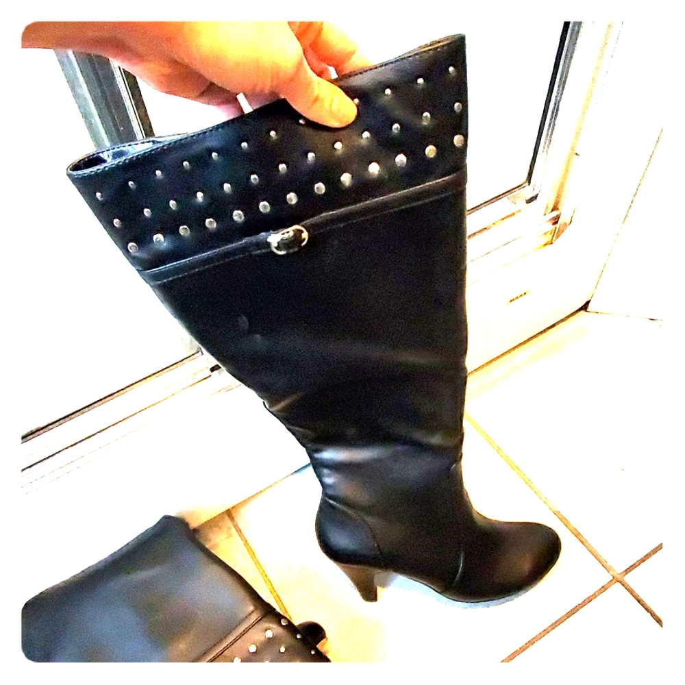 Black heeled dress boots